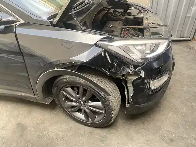 Hyundai Santafe Damaged